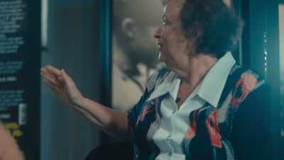 Lo toma todo para sí. - The Tattooist’s Son: Journey to Auschwitz