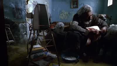 Lobo, quítate. - Amores Perros
