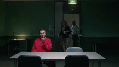 (lock clicking)
(alarm beeps) - Informer 3838