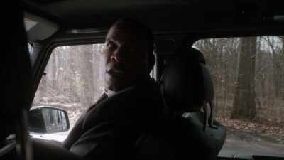 Lock the doors.
[ Vehicle door opens ] - The Blacklist: Redemption