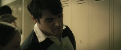 -[locker rattles]
-[Tommy grunts] - The Unseen