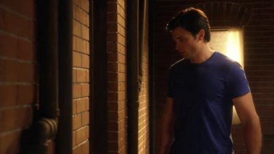 Lois: Careful there. - Smallville