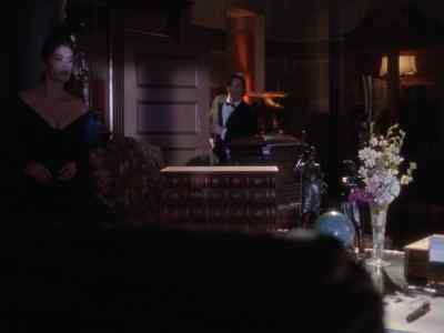 Lois, what are you doing? - Lois & Clark: The New Adventures of Superman