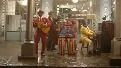 ♪ London is the place for me ♪ Oh! - Paddington
