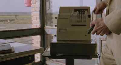 Long-distance operator, please.
Long-distance, I want to place a call. - Mr. Arkadin