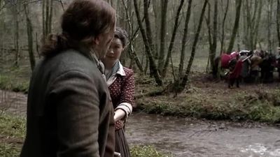 Look, they are leaving. - Outlander