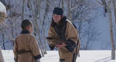 Look, Asirpa bought a sisam back with her! - Golden Kamuy
