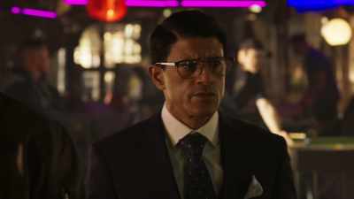 Look at him. Have you ever
seen a better liar than this one? - Professionals