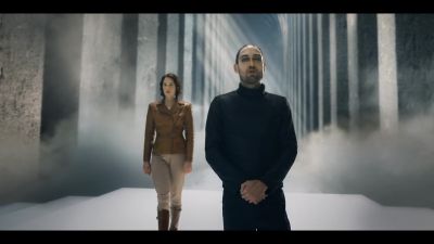 Look at him. - His Dark Materials