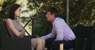 ♪ Look at how he looks at her ♪ - Disclosure