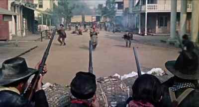- Look at that idiot!
- Johnny! Johnny Miles! - The Horse Soldiers