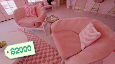 Look at this little sitting area,
like, look at this. - Trixie Motel