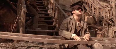 Look at you Look at youWhat brings you to New York My share of the goldRefresh my memory What goldThe emperor's goldOkay now that gold is in - Shanghai Knights