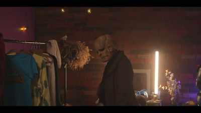 Look at me, I'm Chainsaw Charlie. - Phantom Fun-World