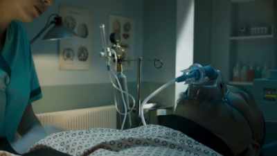 Look at me. Look at me. - Killing Eve