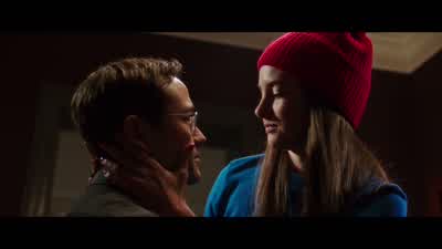 Look at me. - Snowden