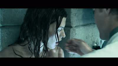 Look at me. - Resident Evil: Apocalypse
