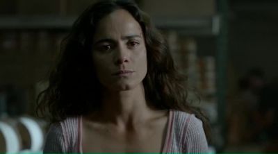 Look at me. - Queen of the South
