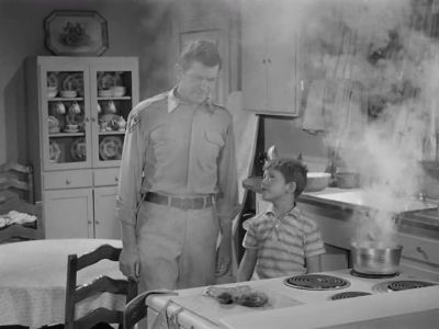 LOOK AT THAT CHICKEN. - The Andy Griffith Show