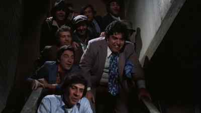 -Look at that, eight pounds of meat.
-Yeah. - The Gang That Couldn't Shoot Straight
