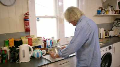 Look at that, expertly done.
Frontiersman. - James May and the Dull Men