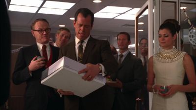 -Look at that.
-it's a Polaroid. - Mad Men