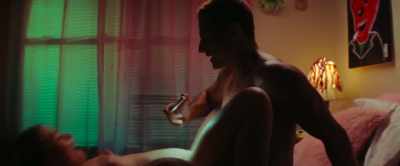 - Look at that, look at that.
- [laughs] - Red Rocket