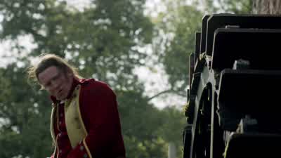 Look at that. - Outlander