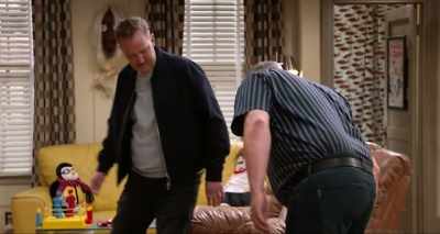 Look at the chairs. The chairs are here. - Friends: The Reunion