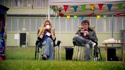 Look at the crowd there. - Top Gear