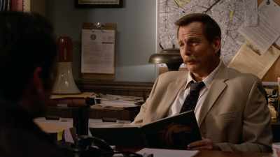 - "- Look at the grass.
- When the wind..." - Murderville