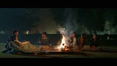 Look at the lovebirds... - Kabir Singh