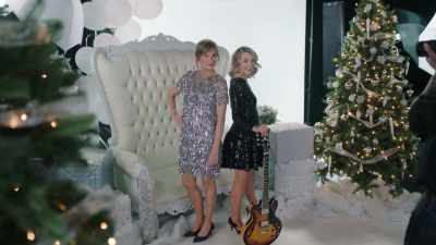 ♪ Look at the moon - Rock N' Roll Christmas