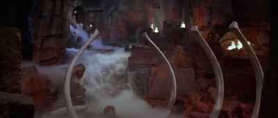 Look at the size of that skeleton! - The Lost World