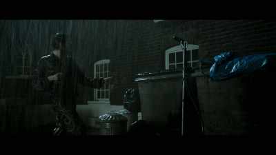♪ Look at them yo-yo's, ♪
♪ that's the way you do it ♪ - London Fields