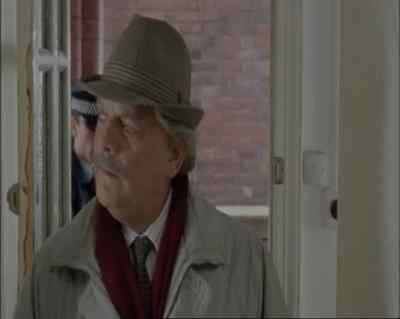 Look at this, guv. - A Touch of Frost