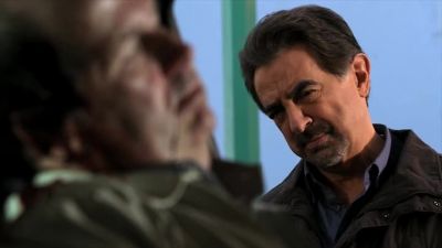Look at this. - Criminal Minds