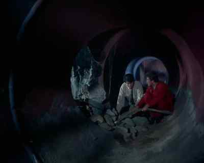 Look at this.
What is it? - Land of the Giants