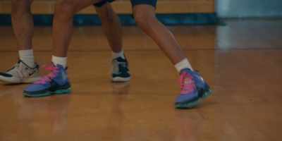Look at those
kicks... Aniq Hale. - The Crossover