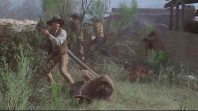 Look behind you.
Let's get outta here. - Rio Lobo