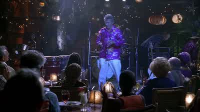 Look, Bernie's onstage. - Meet the Fockers