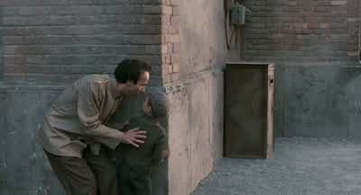 Look. Go see if he's hiding in there.l'll wait here. - Life Is Beautiful