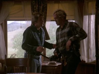 - Look, he's after me, not you.
- But, Bozer... - MacGyver
