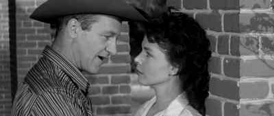 Look honey. - Man in the Shadow