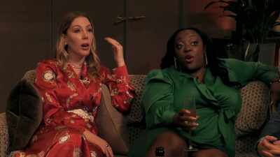 - Look how huge my boobs were.
- Look how big your breasts were! - Backstage with Katherine Ryan