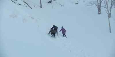 Look how much this man is worth. - The Breaking Ice