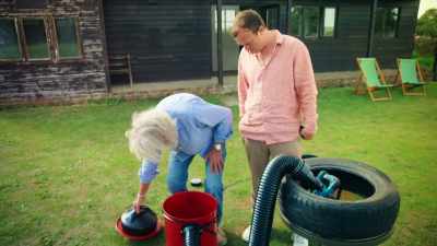 Look, I don't know
if you can see in here. Can you see? - James May and the Dull Men