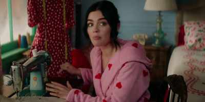 Look, I have 24 hours to make
something for Gloria, this
scholarship, my future, - Katy Keene