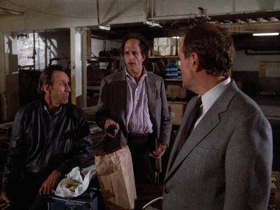 Look, I know I'm not in
the position to criticize - MacGyver