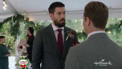 Look, I know Leah had
a crush on me - A Very Merry Bridesmaid